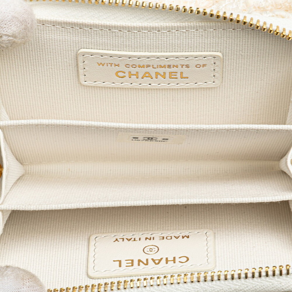 CHANEL Authentic White Leather Logo Wallet - Picture 6 of 10